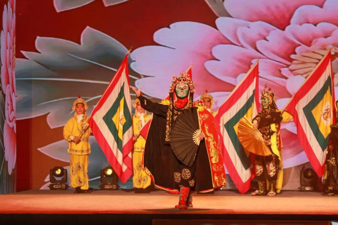 37所高校72國青年，共同點(diǎn)亮這場“北京之夜”——北京演繹青春無國界